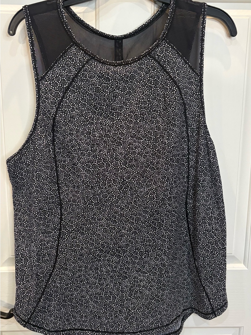 Lululemon Women’s Sculpt Tank Top Mesh Black  White Dramatic Static M/L Cut Out